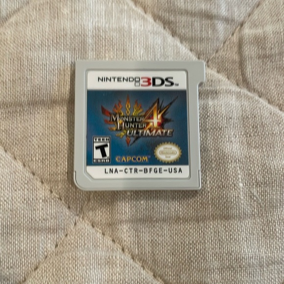 Monster Hunter 4 Ultimate - Nintendo 3DS - Picture 1 of 2